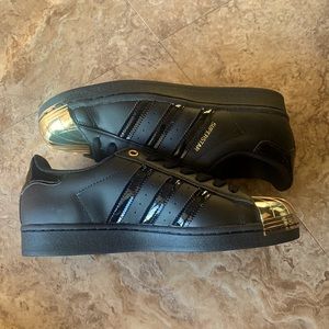 Adida superstars Metal Toe Gold Women’s [brand new] [perfect condition]